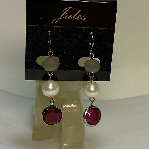 Jules women silver tone pearl and white, purple crystal dangling earrings. NWOT. - Picture 3 of 6